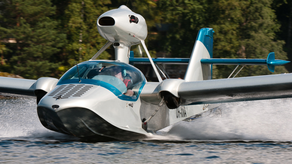Atol Aurora as a water taxi